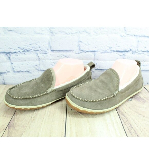 LL Bean Cement Suede Slip On Fleece Lined Mountain Moccasin Slippers Size 8 M - Picture 2 of 9